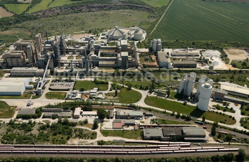 Luftaufnahme Karsdorf - Zement- Tagebau und Baustoff- Werk der OPTERRA GmbH in Karsdorf im Bundesland Sachsen-Anhalt, Deutschland