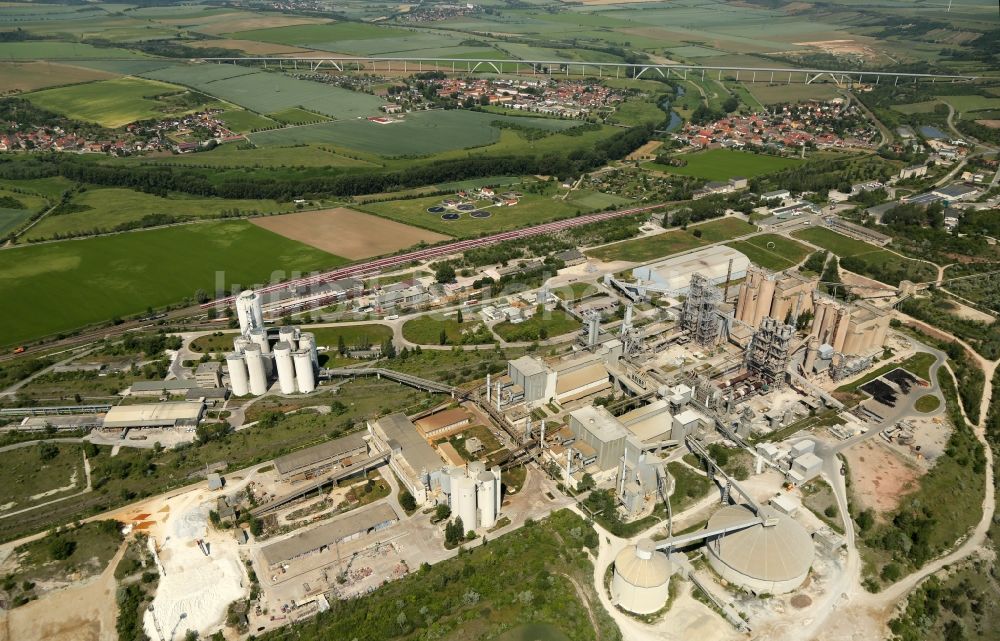 Karsdorf aus der Vogelperspektive: Zement- Tagebau und Baustoff- Werk der OPTERRA GmbH in Karsdorf im Bundesland Sachsen-Anhalt, Deutschland