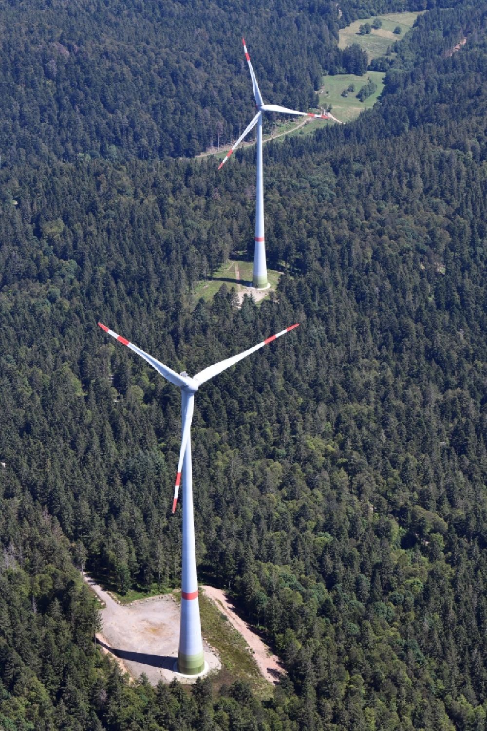 Schopfheim von oben - Zwei Windräder vom Windpark im Südschwarzwald auf dem Rohrenkopf im Schopfheimer Ortsteil Gersbach im Bundesland Baden-Württemberg