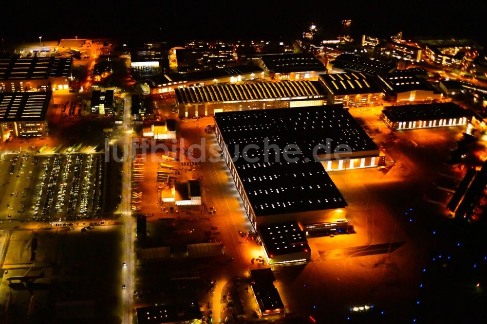 Nachtluftbild Hamburg - Nachtluftbild Airbus Produktionsgelände und Werksflughafen Finkenwerder in Hamburg