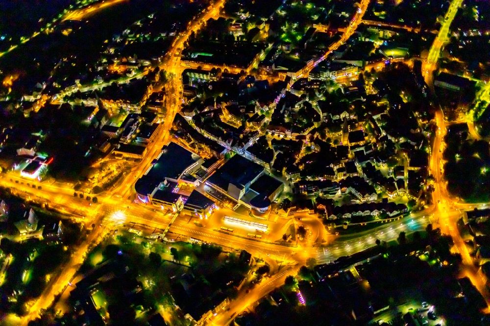 Nacht-Luftaufnahme Hattingen - Nachtluftbild Altstadtbereich und Innenstadtzentrum in Hattingen im Bundesland Nordrhein-Westfalen, Deutschland