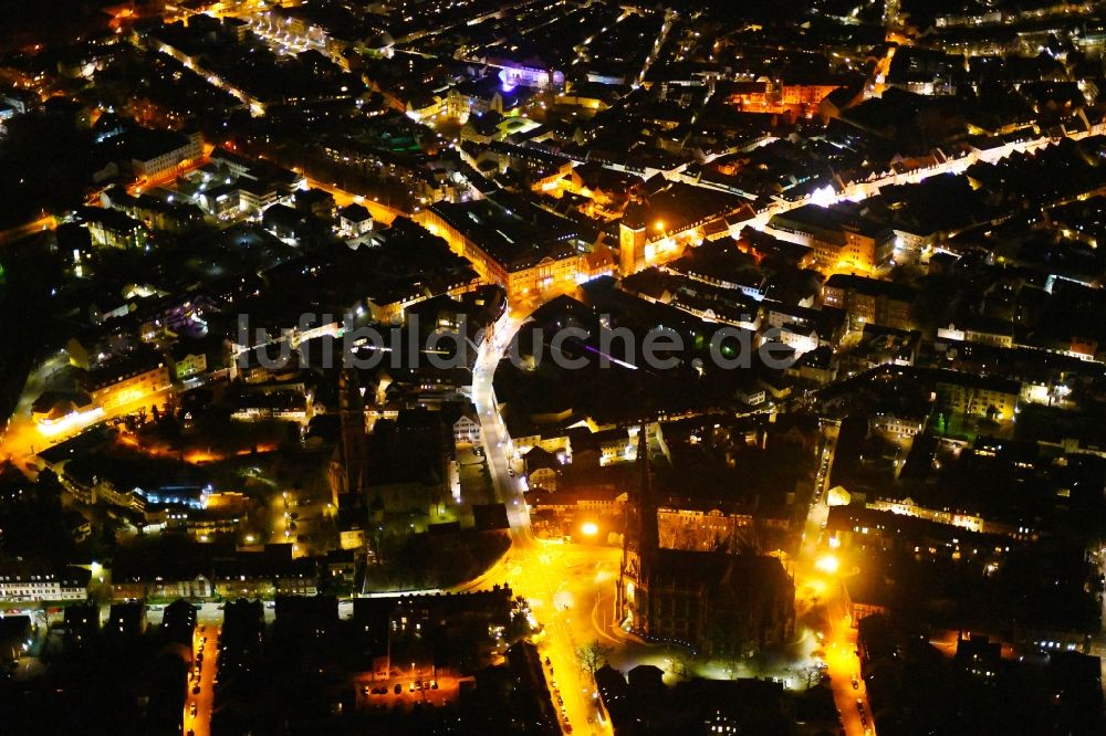 Nachtluftbild Speyer - Nachtluftbild Altstadtbereich und Innenstadtzentrum in Speyer im Bundesland Rheinland-Pfalz, Deutschland