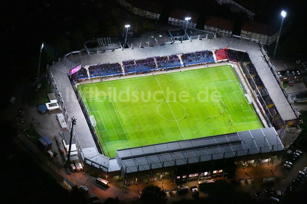 Nachtluftbild Osnabrück - Nachtluftbild Arena Stadion an der Bremer Brücke im Ortsteil Schinkel in Osnabrück im Bundesland Niedersachsen, Deutschland