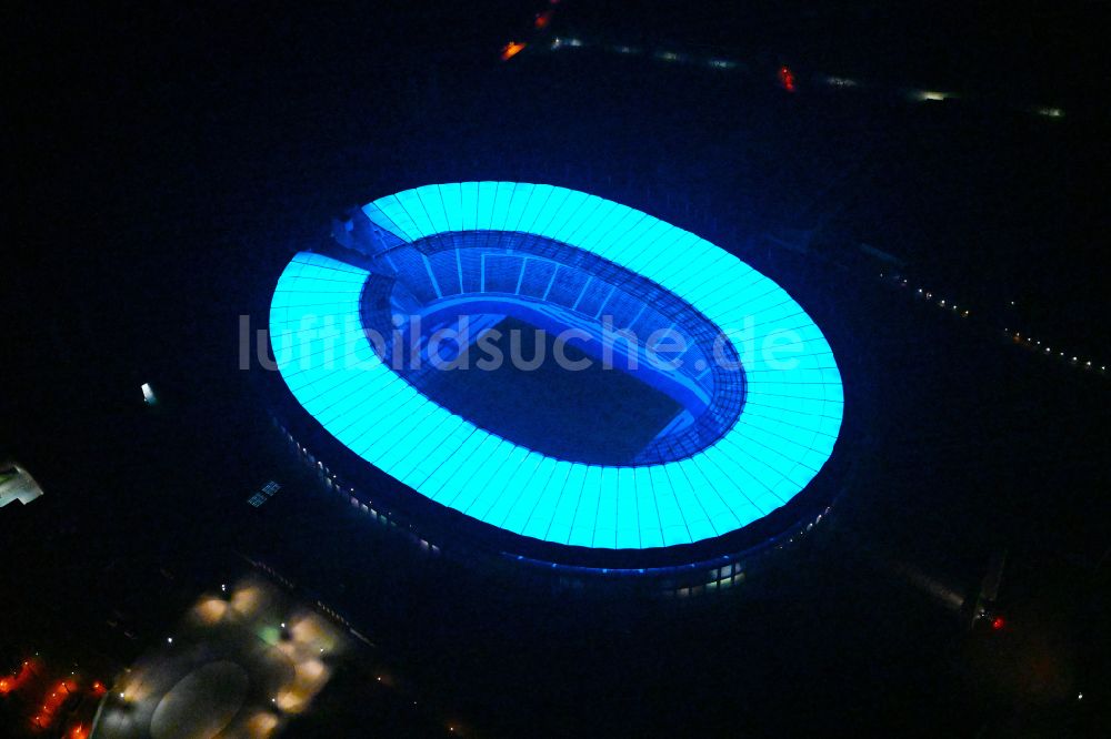 Berlin bei Nacht von oben - Nachtluftbild Arena des Stadion Olympiastadion in Berlin