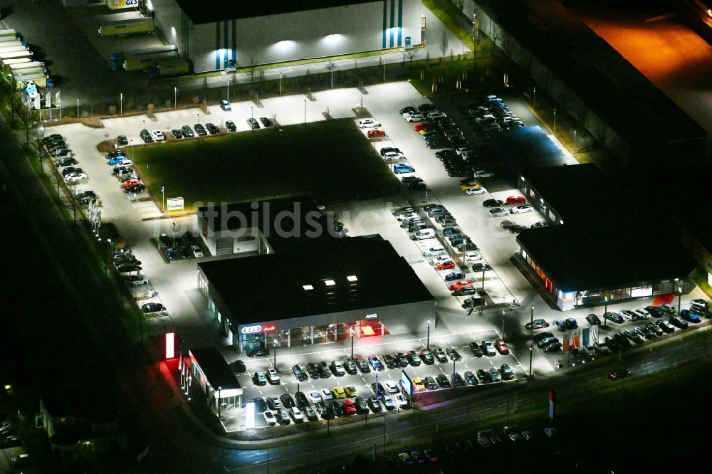 Nacht-Luftaufnahme Gotha - Nachtluftbild Autohandels- Gebäude der AHG Gotha - Audi Partner in Gotha im Bundesland Thüringen, Deutschland