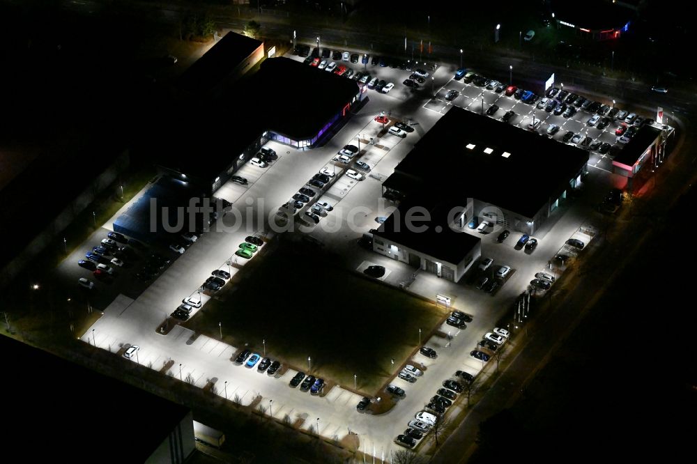 Nachtluftbild Gotha - Nachtluftbild Autohandels- Gebäude der AHG Gotha - Audi Partner in Gotha im Bundesland Thüringen, Deutschland