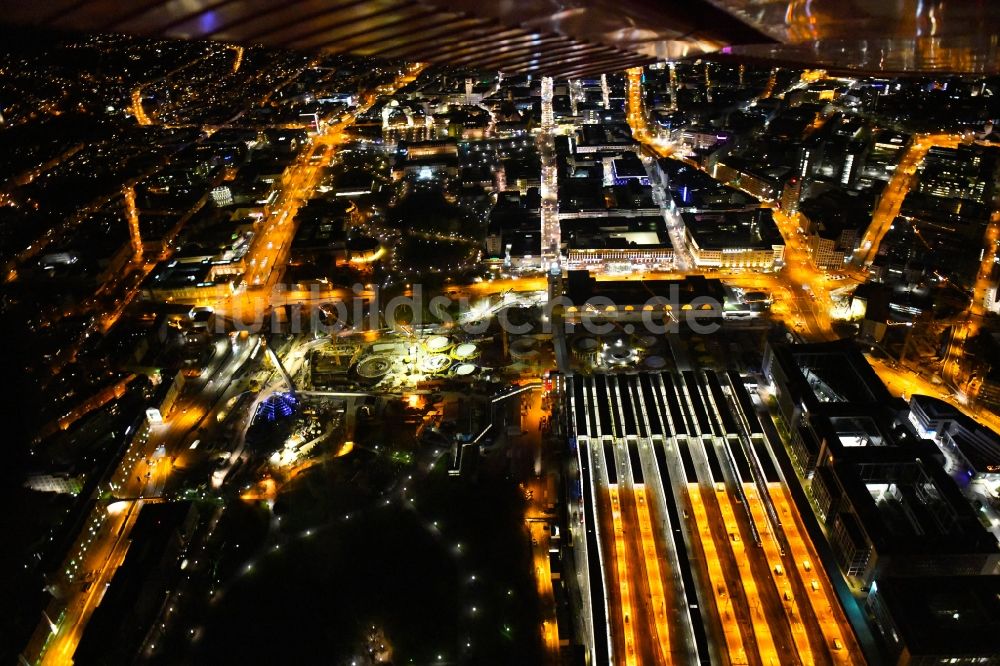Stuttgart bei Nacht aus der Vogelperspektive: Nachtluftbild Bauarbeiten Stuttgart 21 am Hauptbahnhof in Stuttgart im Bundesland Baden-Württemberg