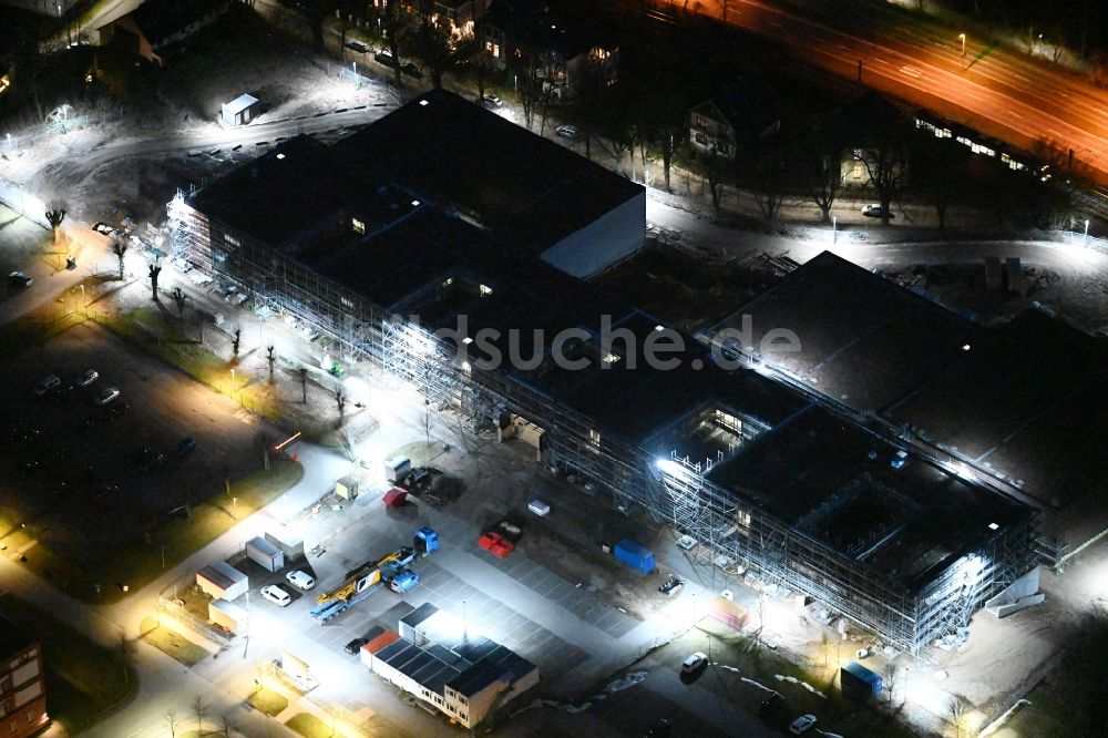 Nachtluftbild Schwerin - Nachtluftbild Baustelle zum Neubau von Depots und Werkstätten in Schwerin im Bundesland Mecklenburg-Vorpommern, Deutschland