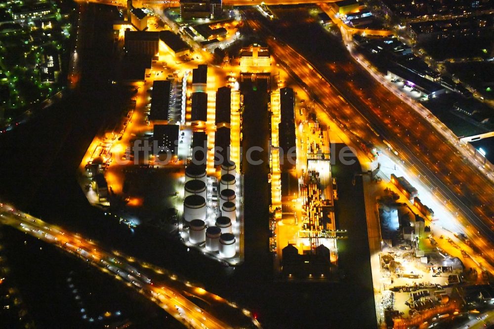 Nachtluftbild Berlin - Nachtluftbild Berliner Westhafen ist ein Binnenhafen im Ortsteil Moabit in Berlin