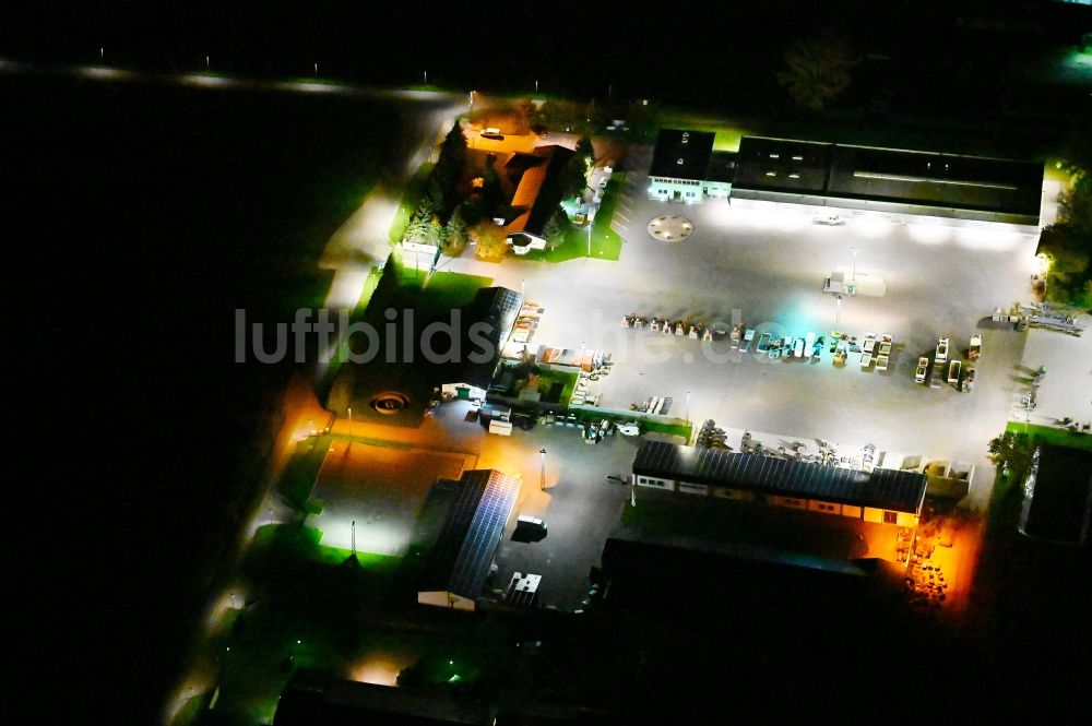 Nachtluftbild Güsten - Nachtluftbild Betriebshof an der Neue Anlage in Güsten im Bundesland Sachsen-Anhalt, Deutschland