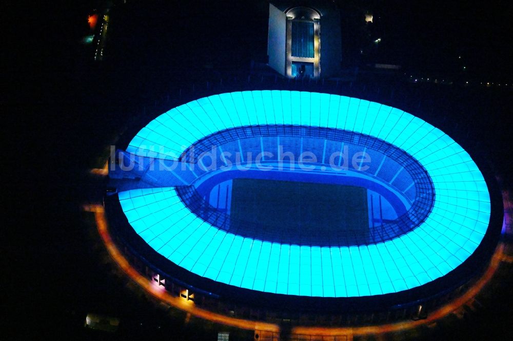 Nachtluftbild Berlin - Nachtluftbild Blaues LED - Licht an der Arena des Stadion Olympiastadion in Berlin
