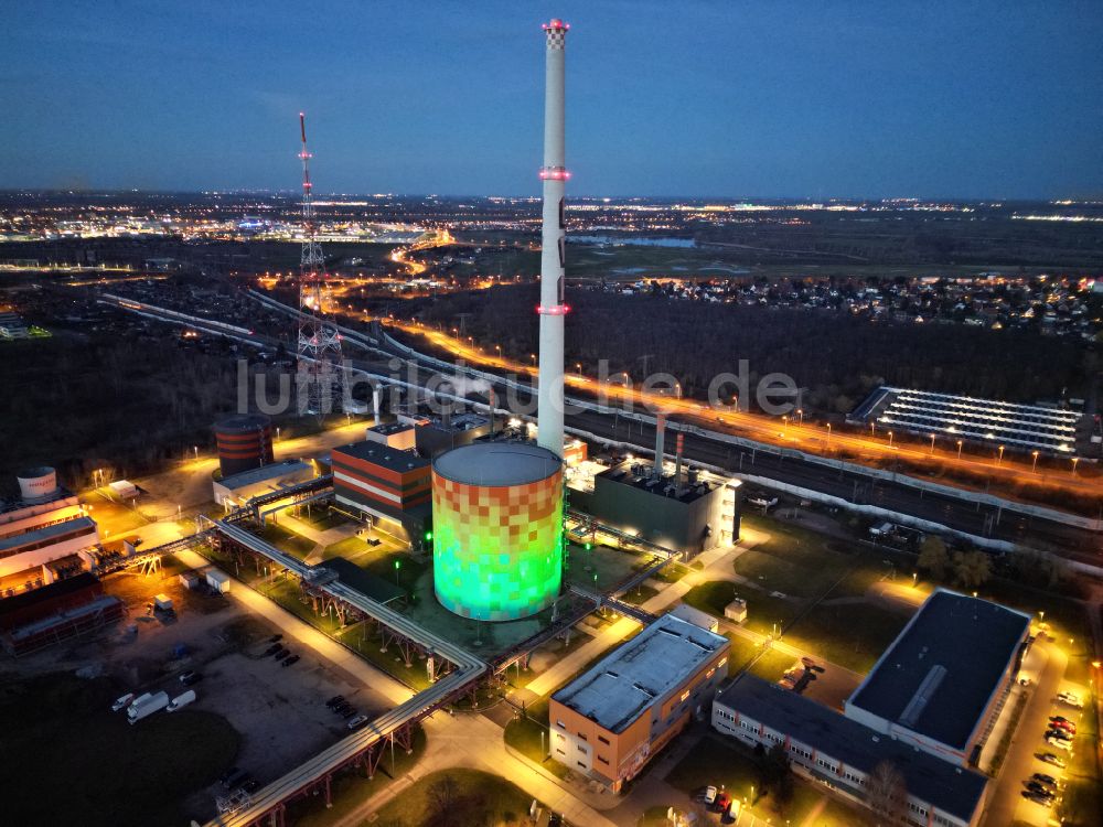 Nachtluftbild Halle (Saale) - Nachtluftbild Blockheizkraftwerk - regionalen Heizkraftwerkes an der Dieselstraße in Halle (Saale) im Bundesland Sachsen-Anhalt, Deutschland