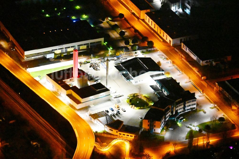 Wernigerode bei Nacht von oben - Nachtluftbild Blockheizkraftwerk - regionalen Heizkraftwerkes in Wernigerode im Bundesland Sachsen-Anhalt, Deutschland