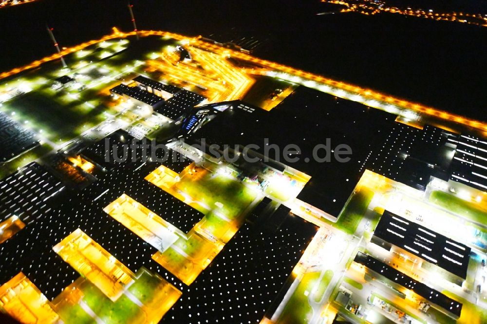 Nacht-Luftaufnahme Leipzig - Nachtluftbild BMW Werk Leipzig im Bundesland Sachsen