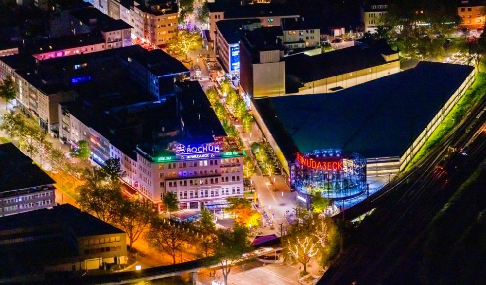 Nacht-Luftaufnahme Bochum - Nachtluftbild Bochumer Ausgehviertel Bermudadreieck in der Innenstadt von Bochum in Nordrhein-Westfalen