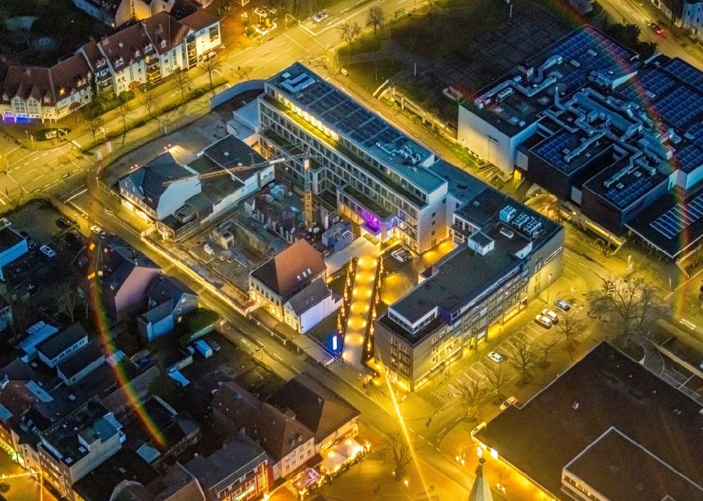 Nacht-Luftaufnahme Hamm - Nachtluftbild Büro- und Geschäftshaus Westfälischer Anzeiger in Hamm im Bundesland Nordrhein-Westfalen, Deutschland