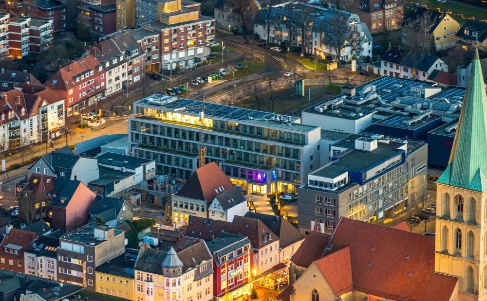 Nacht-Luftaufnahme Hamm - Nachtluftbild Büro- und Geschäftshaus Westfälischer Anzeiger in Hamm im Bundesland Nordrhein-Westfalen, Deutschland
