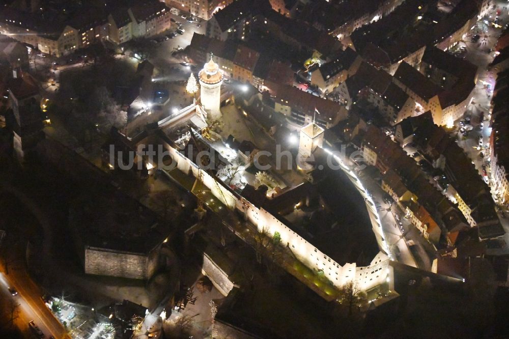 Nacht-Luftaufnahme Nürnberg - Nachtluftbild Burganlage der Veste Kaiserburg in Nürnberg im Bundesland Bayern, Deutschland