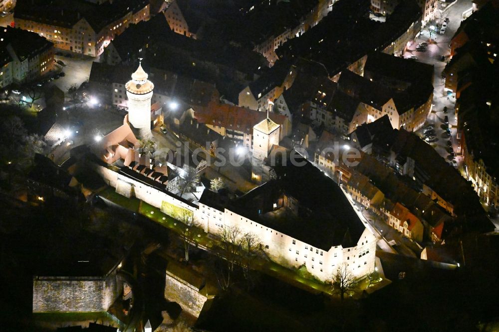 Nürnberg bei Nacht von oben - Nachtluftbild Burganlage der Veste Kaiserburg in Nürnberg im Bundesland Bayern, Deutschland