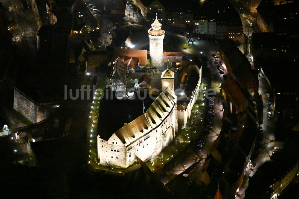 Nachtluftbild Nürnberg - Nachtluftbild Burganlage der Veste Kaiserburg in Nürnberg im Bundesland Bayern, Deutschland