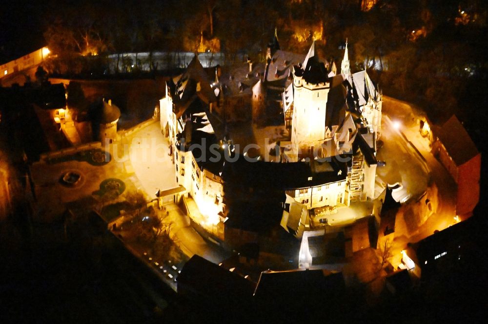 Nachtluftbild Wernigerode - Nachtluftbild Burganlage der Veste - Schloss Wernigerode in Wernigerode im Bundesland Sachsen-Anhalt, Deutschland