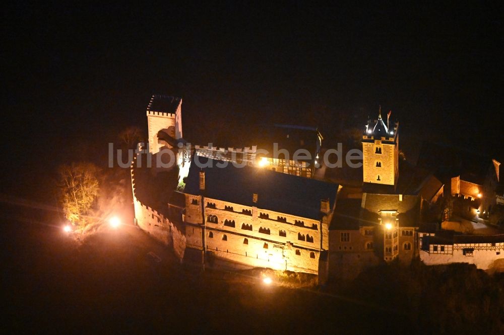 Nachtluftbild Eisenach - Nachtluftbild Burganlage der Veste Wartburg in Eisenach im Bundesland Thüringen, Deutschland