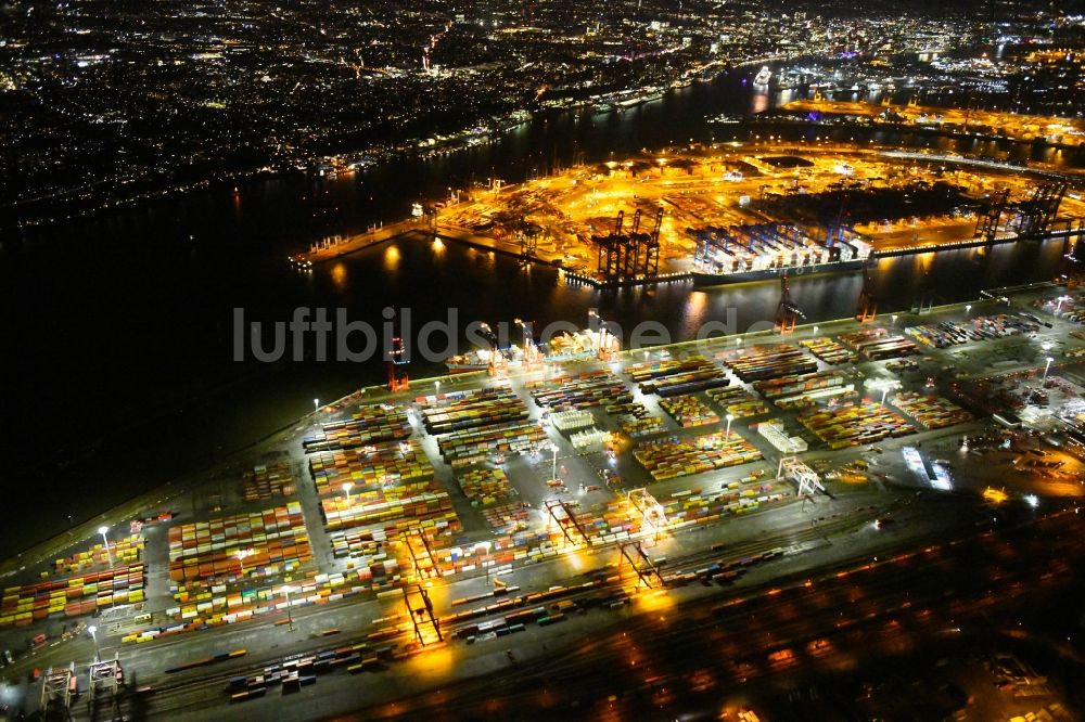 Hamburg bei Nacht aus der Vogelperspektive: Nachtluftbild Containerterminal im Containerhafen des Überseehafen der EUROGATE Container Terminal Hamburg GmbH in Hamburg