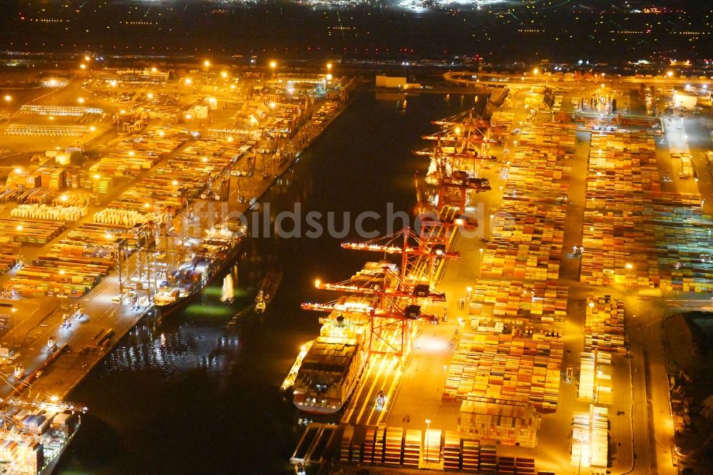 Nachtluftbild Newark - Nachtluftbild Containerterminal im Containerhafen des Überseehafen Port Newark in Newark in New Jersey, USA