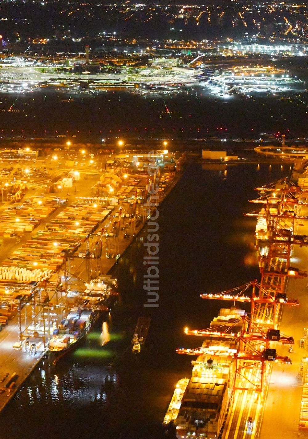Newark bei Nacht von oben - Nachtluftbild Containerterminal im Containerhafen des Überseehafen Port Newark in Newark in New Jersey, USA