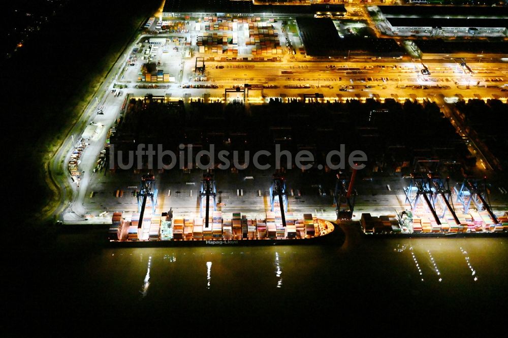 Nachtluftbild Hamburg - Nachtluftbild Containerterminal HHLA Container Terminal Altenwerder (CTA) am Ufer der Elbe im Stadtteil Altenwerder in Hamburg