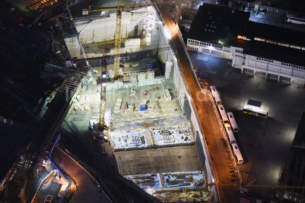 Nacht-Luftaufnahme Berlin - Nachtluftbild der Baustellen zum Neubau der Verlängerung der Stadtautobahn A100 in Berlin Neukölln