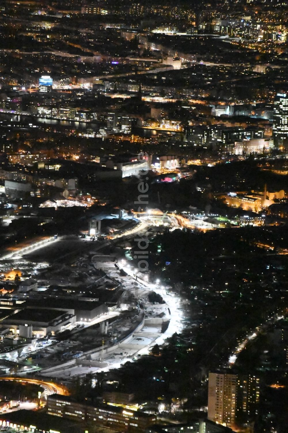 Nacht-Luftaufnahme Berlin - Nachtluftbild der Baustellen zum Neubau der Verlängerung der Stadtautobahn A100 in Berlin Neukölln