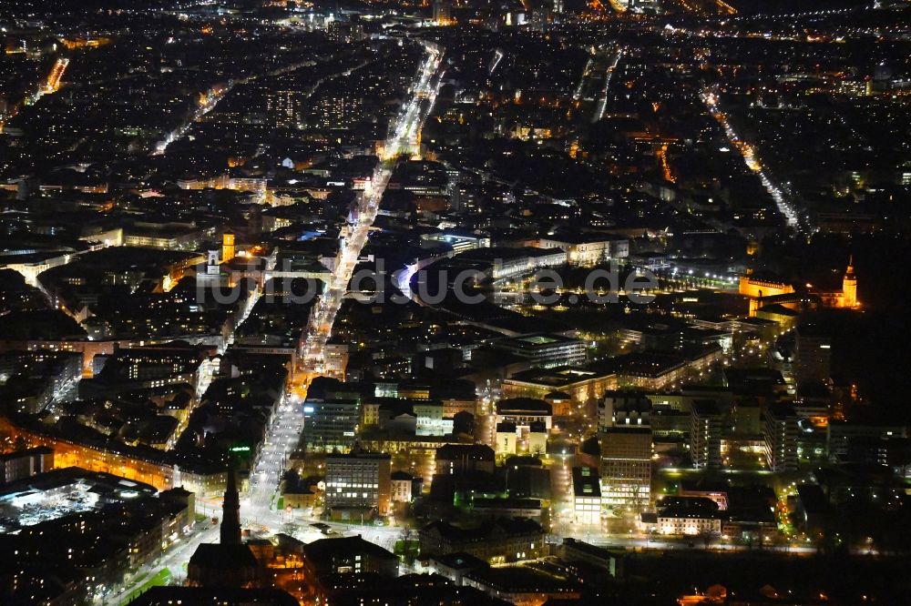 Nacht-Luftaufnahme Karlsruhe - Nachtluftbild der Innenstadt-West in Karlsruhe im Bundesland Baden-Württemberg, Deutschland