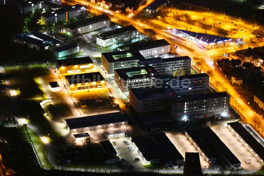 Nachtluftbild Erfurt - Nachtluftbild des Gebäudekomplex des Lka Thüringen in der Kranichfelder Straße in Erfurt im Bundesland Thüringen