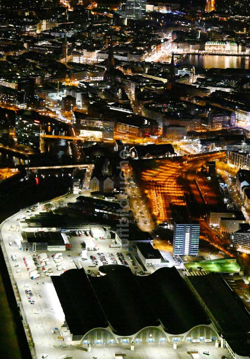 Hamburg bei Nacht von oben - Nachtluftbild des Großhandelszentrum für Blumen , Obst und Gemüse in Hamburg, Deutschland