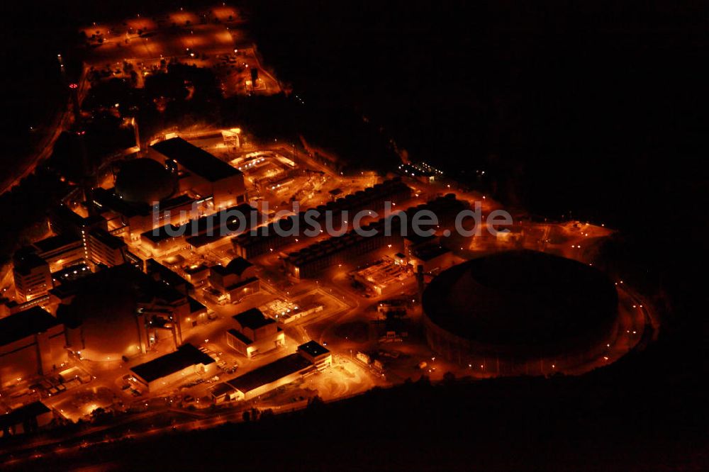 Nacht-Luftaufnahme Neckarwestheim - Nachtluftbild des nächtlichen Kernkraftwerk in Neckarwestheim