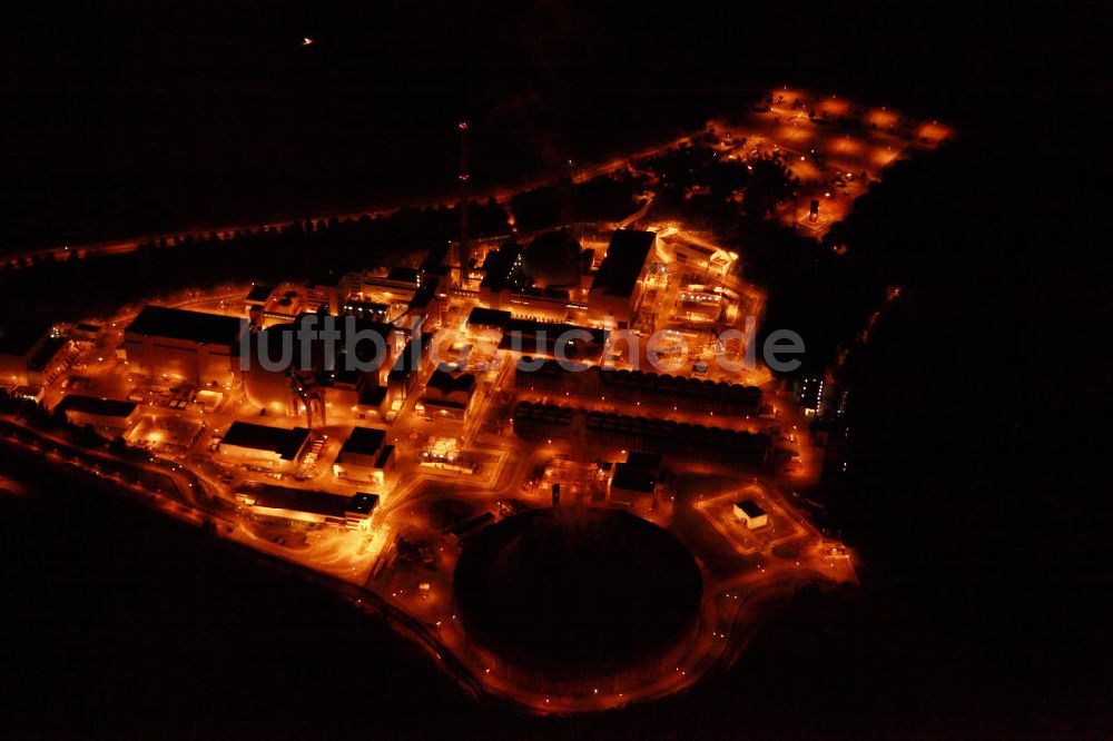 Neckarwestheim bei Nacht von oben - Nachtluftbild des nächtlichen Kernkraftwerk in Neckarwestheim