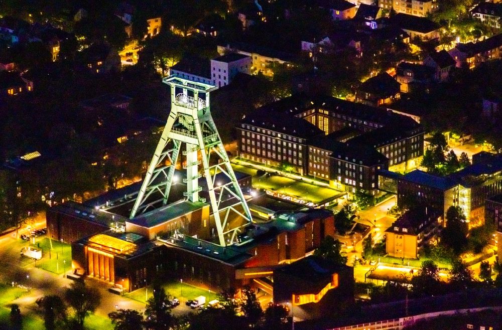 Nacht-Luftaufnahme Bochum - Nachtluftbild Deutsches Bergbau-Museum in Bochum im Bundesland Nordrhein-Westfalen