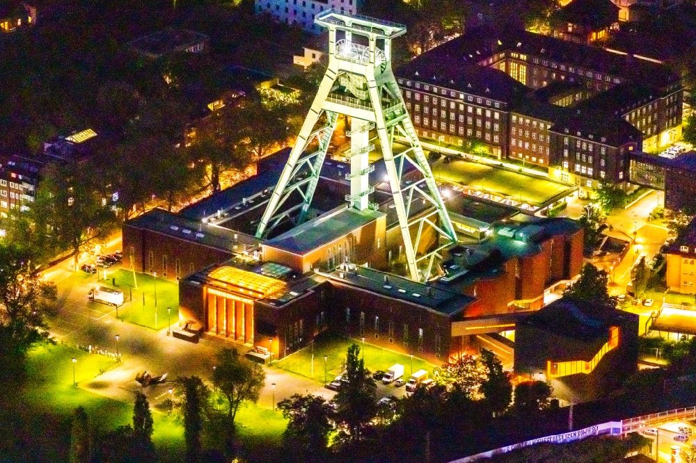 Bochum bei Nacht von oben - Nachtluftbild Deutsches Bergbau-Museum in Bochum im Bundesland Nordrhein-Westfalen