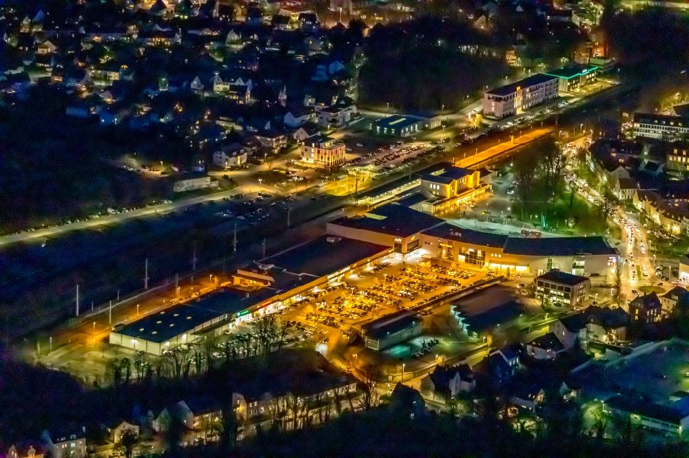 Nacht-Luftaufnahme Soest - Nachtluftbild Einkaufs- Zentrum City Center Soest in Soest im Bundesland Nordrhein-Westfalen, Deutschland