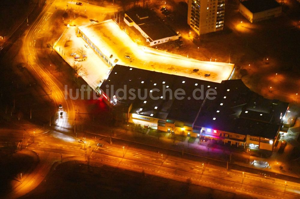 Nachtluftbild Frankfurt (Oder) - Nachtluftbild Einkaufs- Zentrum HEP Hedwigs Einkaufspark in Frankfurt (Oder) im Bundesland Brandenburg, Deutschland