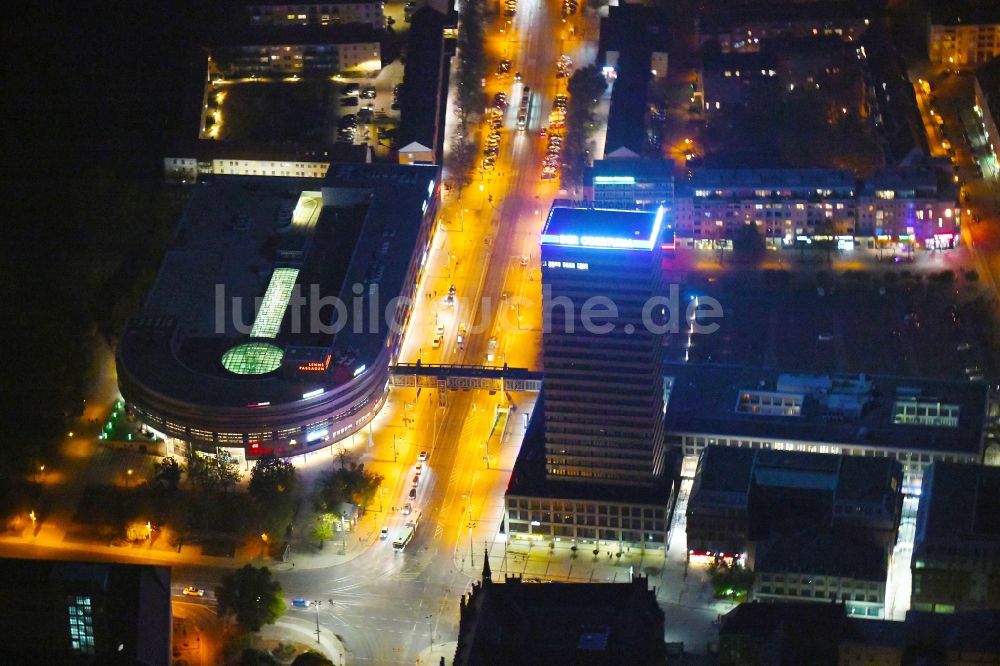 Nachtluftbild Frankfurt (Oder) - Nachtluftbild Einkaufs- Zentrum Lenné-Passagen in Frankfurt (Oder) im Bundesland Brandenburg, Deutschland