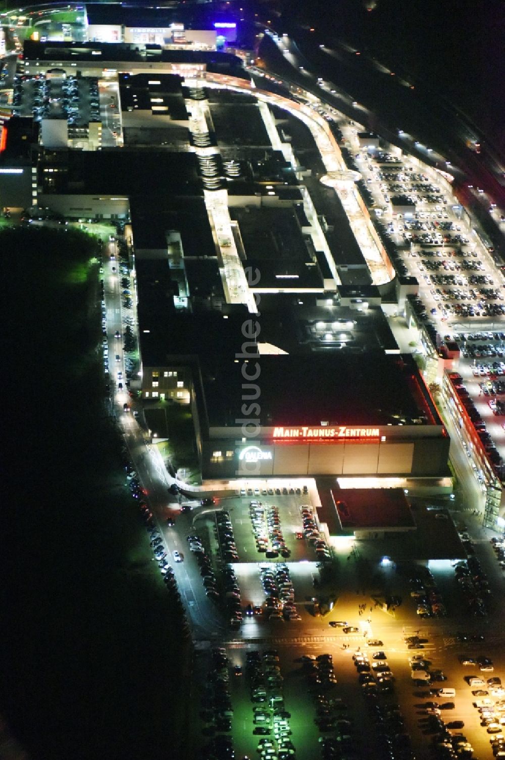 Nachtluftbild Sulzbach (Taunus) - Nachtluftbild Einkaufszentrum Main-Taunus-Zentrum in Sulzbach / Hessen