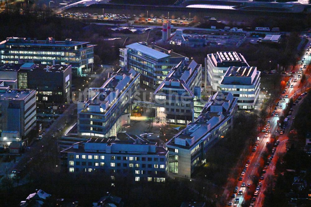 Nachtluftbild München - Nachtluftbild Forschungs- Gebäude und Bürokomplex Institut für Chemische Epigenetik (ICEM) in München im Bundesland Bayern, Deutschland