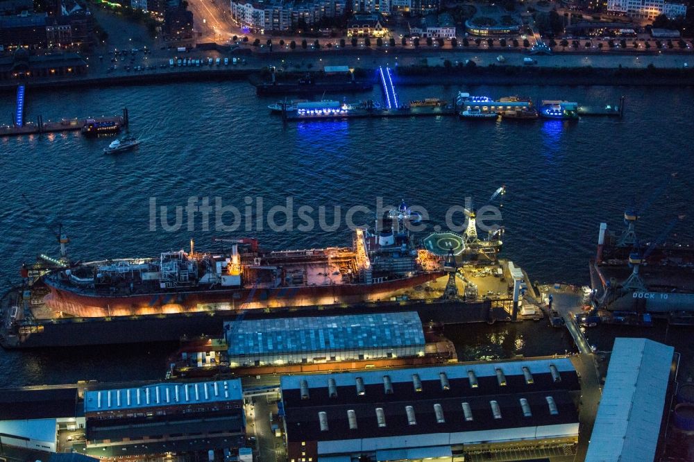 Nacht-Luftaufnahme Hamburg - Nachtluftbild Forschungsschiff Petrojarl Banff im Trockendock der Blohm und Voss Dock Elbe in Hamburg