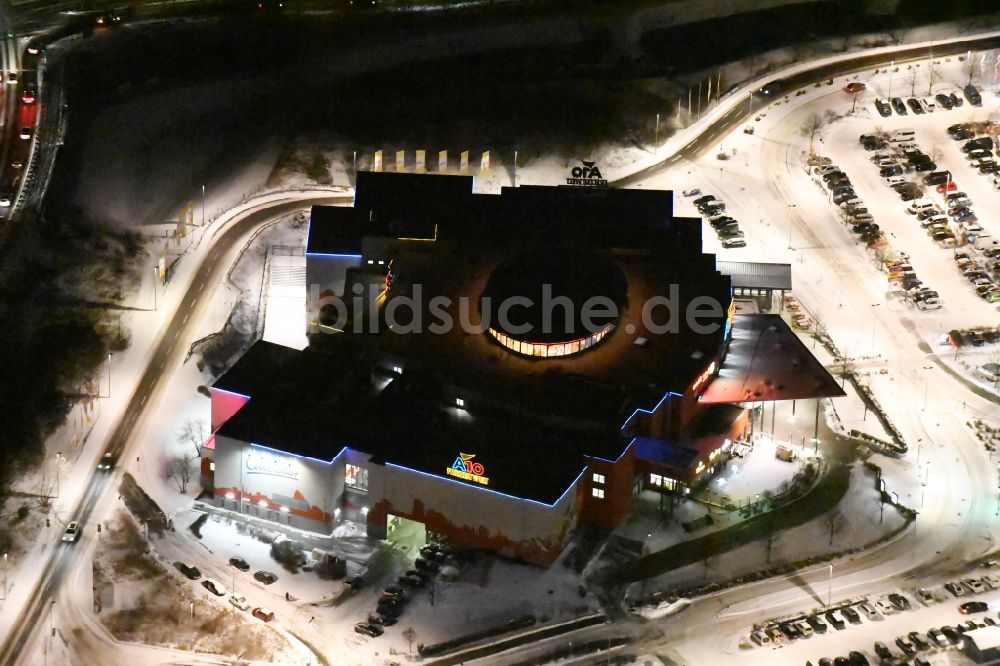 Nachtluftbild Wildau - Nachtluftbild Freizeitzentrum - Kino - Gebäude in Wildau im Bundesland Brandenburg