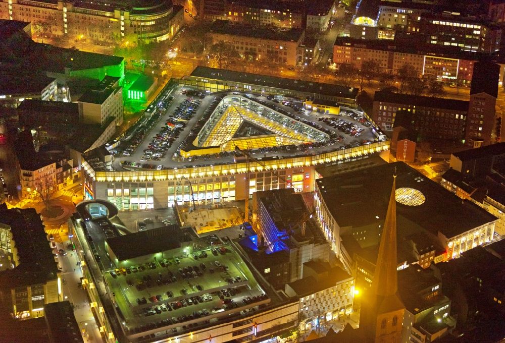 Nacht-Luftaufnahme Dortmund - Nachtluftbild Gebäude des Einkaufszentrum Thier-Galerie in Dortmund im Bundesland Nordrhein-Westfalen