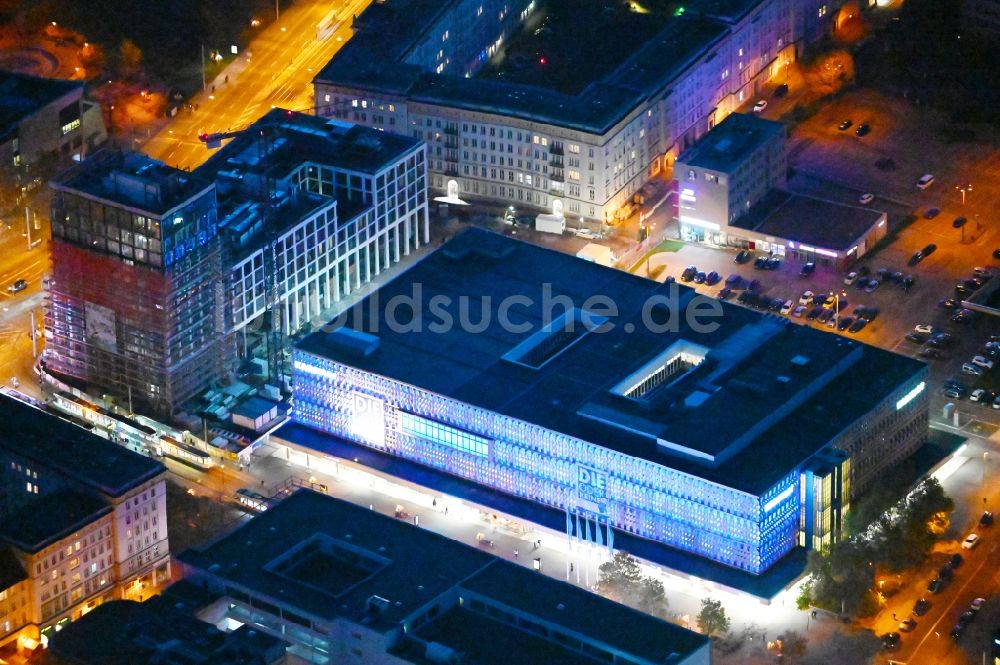 Nachtluftbild Magdeburg - Nachtluftbild Gebäude der Kaufhauskette Galeria Karstadt in Magdeburg im Bundesland Sachsen-Anhalt