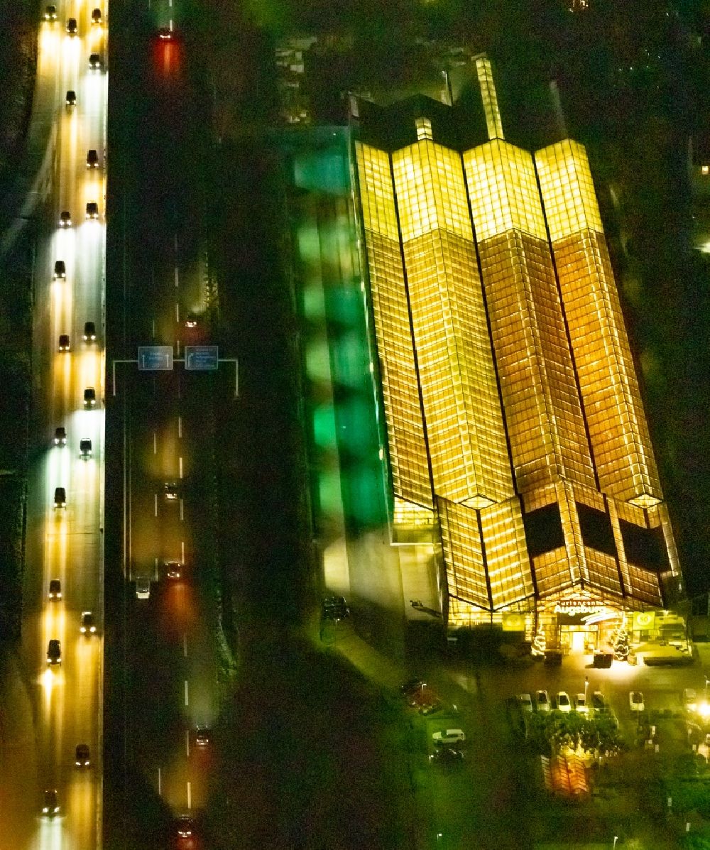 Nacht-Luftaufnahme Bochum - Nachtluftbild Gebäude des Pflanzenmarkt Gartencenter Augsburg im Ortsteil Harpen in Bochum im Bundesland Nordrhein-Westfalen, Deutschland