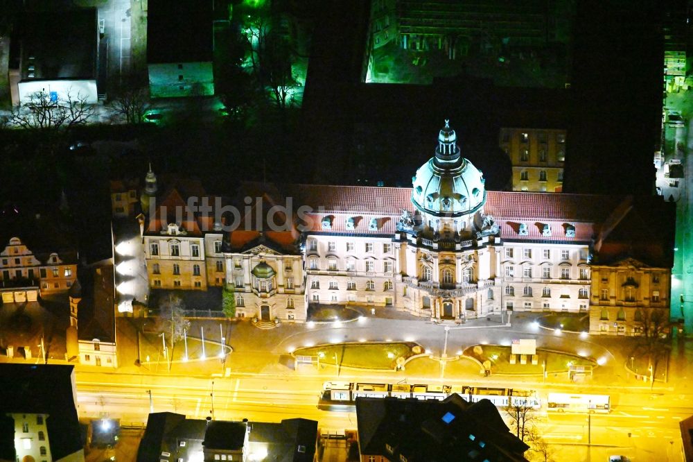 Potsdam bei Nacht von oben - Nachtluftbild Gebäude der Stadtverwaltung - Rathaus in Potsdam im Bundesland Brandenburg, Deutschland